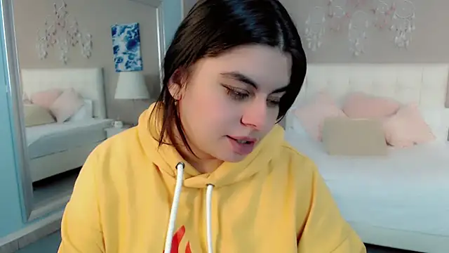 maddissonivanova online show from April 8, 7:49 pm