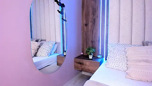 LucySalvatore  online show from October 28, 2:34 pm