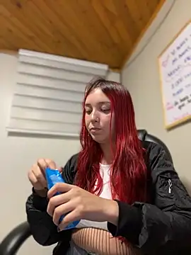 Karen18 boobs online show from October 28, 1:33 am