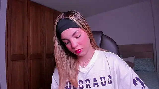 Snapshot of jana_parissi chatting on October 3, 7:30 pm jana parissi online show from October 3, 7:30 pm