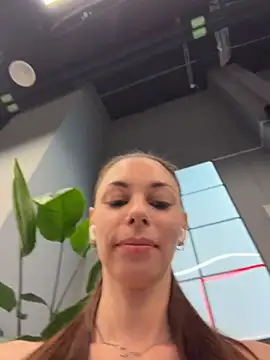 Amelie Crosby online show from July 24, 2:04 pm