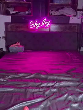 Snapshot of Shy_Ivy chatting on September 17, 9:46 pm Shy Ivy online show from September 17, 9:46 pm