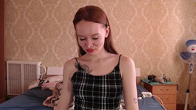 Kitkaat00 online show from March 28, 1:21 pm