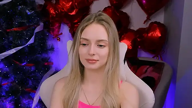 JuliaBrewwer online show from March 25, 6:11 pm