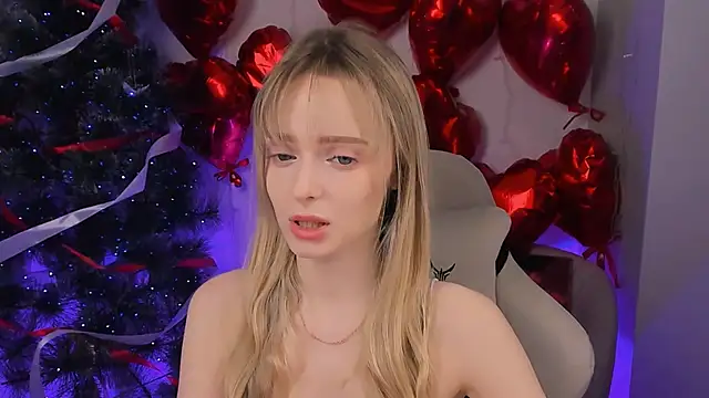 JuliaBrewwer online show from April 9, 2:22 pm