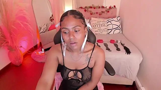 Lucie Harper online show from October 28, 8:46 pm