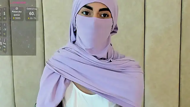 Snapshot of _Zahiira_ chatting on October 18, 1:47 pm Zahiira online show from October 18, 1:47 pm