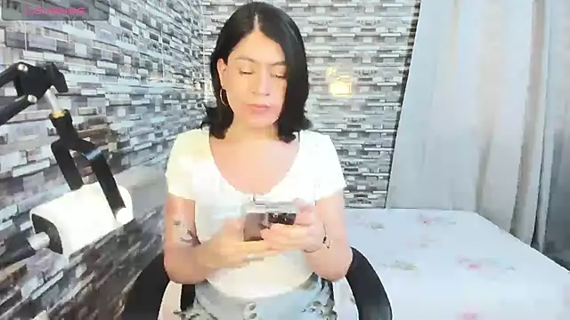 xxxEmmaxx online show from March 6, 9:54 pm