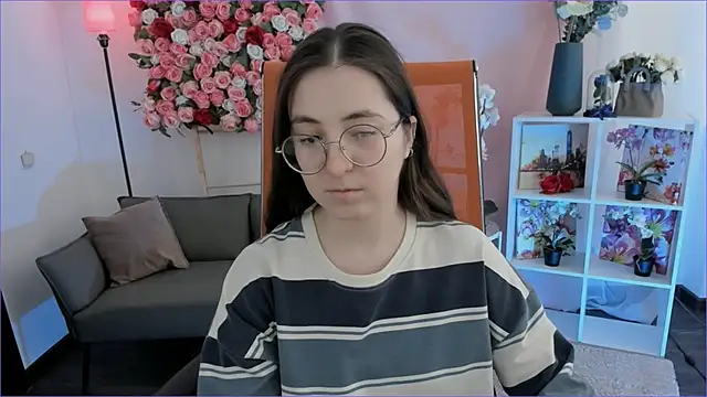 VirtuallVoyant online show from February 25, 7:18 am