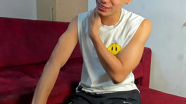 willy sexxx18 online show from June 17, 8:21 pm