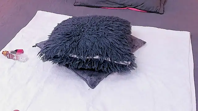 SASHA BROWNIE   online show from November 11, 7:55 pm