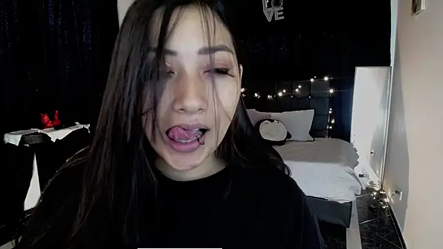 Snapshot of Mia_1120 chatting on September 10, 4:40 pm Mia 1120 online show from September 10, 4:40 pm