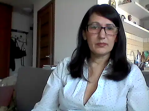 Elena48324 online show from April 11, 8:07 am