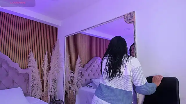 Starbutterflyy  online show from January 9, 5:23 am