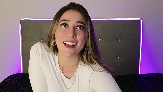 Alexandraa Gomez online show from February 13, 10:00 pm