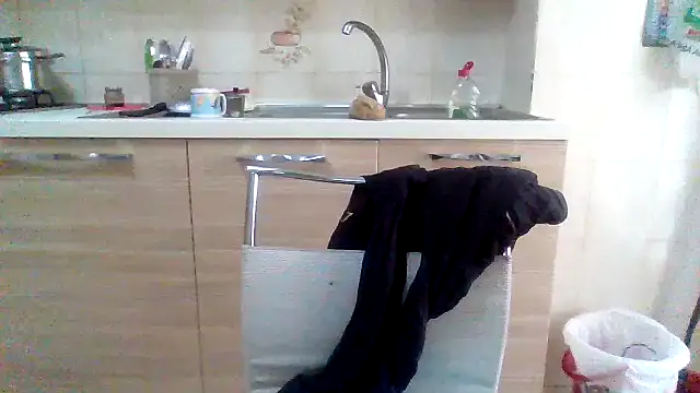 Snapshot of Kelly80 chatting on October 14, 9:12 am Kelly80 online show from October 14, 9:12 am