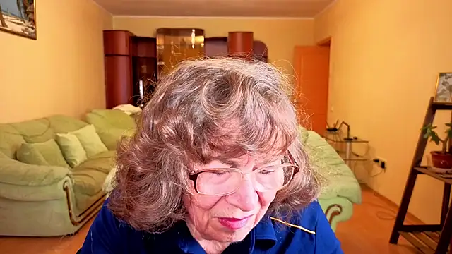 Betty Brick online show from December 2, 5:04 pm