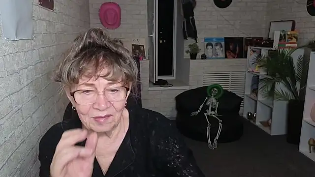 Betty Brick online show from May 24, 6:18 pm