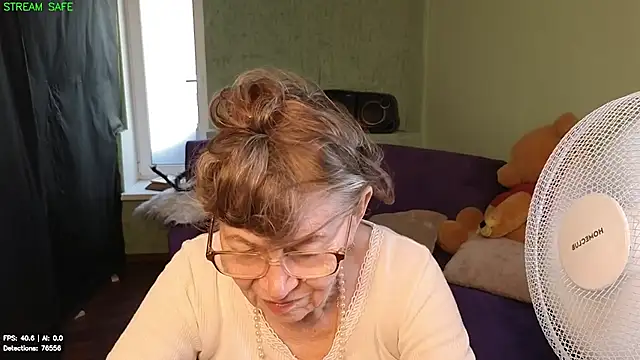 Betty Brick online show from July 25, 4:03 pm