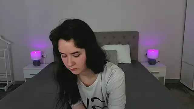 BerryDiva online show from April 24, 12:52 pm