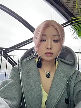 winter11 online show from April 6, 3:39 am