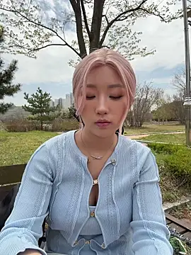 winter11 online show from April 17, 3:41 am