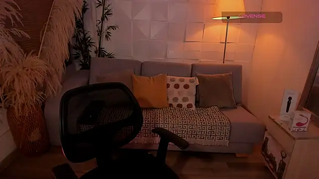 iamxamira online show from September 12, 1:40 pm