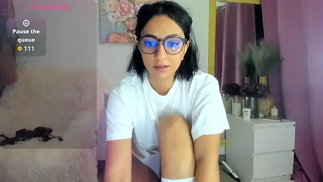 sugarburn online show from March 9, 6:55 pm