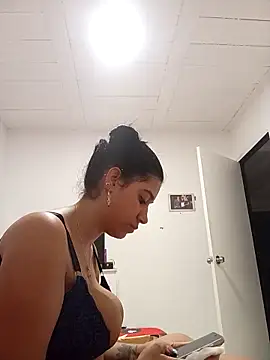 Samantha hotly online show from April 18, 9:23 am