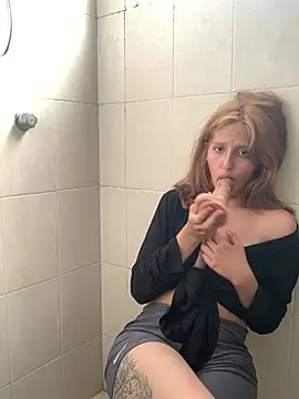 Alicecow20 UwU online show from July 22, 10:33 pm