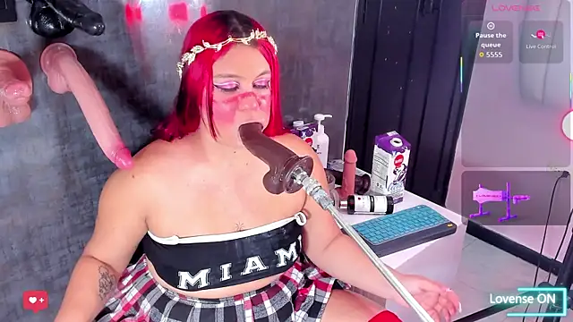 sharlotthe bigass online show from November 21, 12:45 am