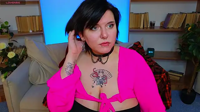 bluelunaray online show from November 3, 10:41 am