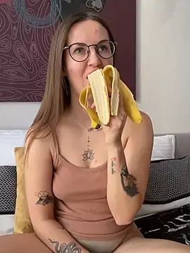 ElizabetBlack online show from February 12, 7:10 am