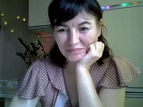 Snapshot of Krystal_82 chatting on October 10, 10:42 am Krystal 82 online show from October 10, 10:42 am