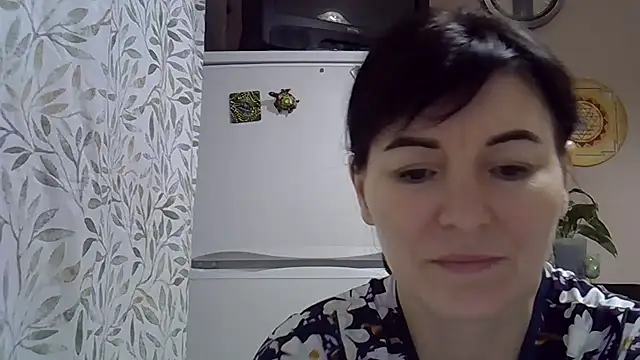 Krystal 82 online show from December 3, 6:32 pm