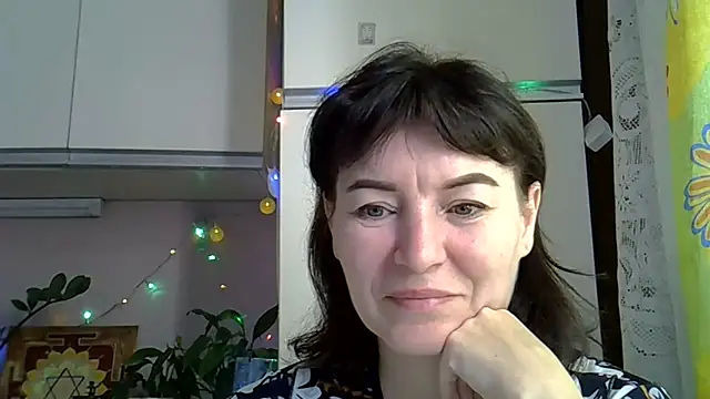 Snapshot of Krystal_82 chatting on October 1, 6:51 am Krystal 82 online show from October 1, 6:51 am