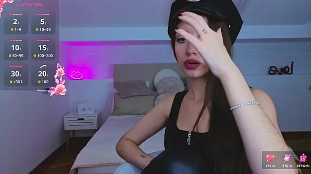 Snapshot of Real_cutie1 chatting on October 5, 10:04 pm Real cutie1 online show from October 5, 10:04 pm