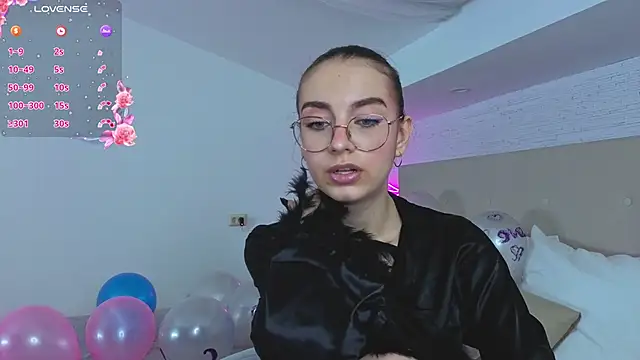 Snapshot of Real_cutie1 chatting on September 23, 10:30 pm Real cutie1 online show from September 23, 10:30 pm