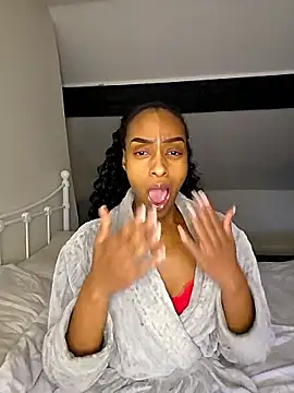 Hazel Dollxx online show from January 9, 1:15 pm