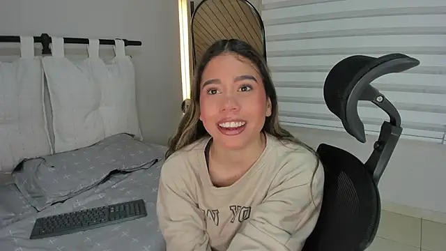 Rachell criss online show from November 28, 4:15 am