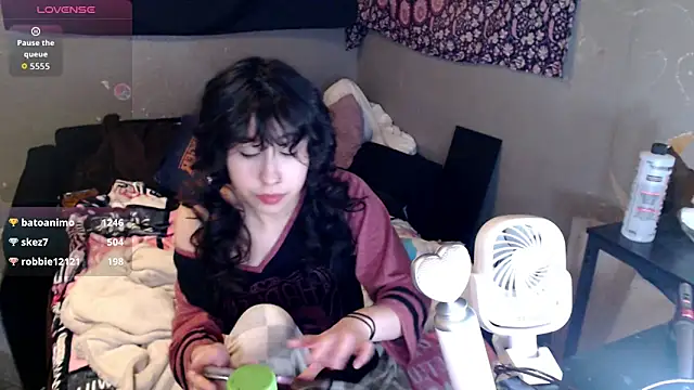 London Ray online show from February 12, 5:31 am