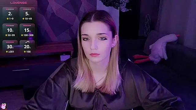 Sandy Belle online show from November 9, 1:22 am