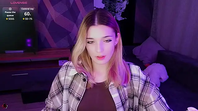 Sandy Belle online show from October 7, 10:36 pm