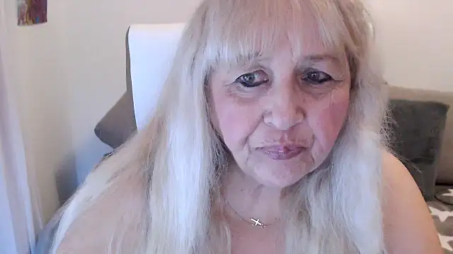 Snapshot of SusiLifeXXX chatting on September 9, 8:19 pm SusiLifeXXX online show from September 9, 8:19 pm