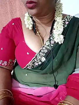 Snapshot of Swetyhoney chatting on October 2, 6:46 pm Swetyhoney online show from October 2, 6:46 pm
