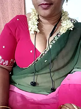 Snapshot of Swetyhoney chatting on October 3, 7:41 pm Swetyhoney online show from October 3, 7:41 pm