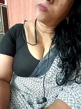 Snapshot of Swetyhoney chatting on September 8, 5:12 pm Swetyhoney online show from September 8, 5:12 pm