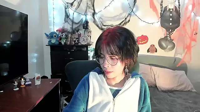 Snapshot of dolliette24 chatting on October 26, 3:46 am dolliette24 online show from October 26, 3:46 am