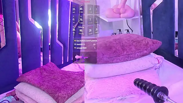 Snapshot of ErikaMontiel__ chatting on September 9, 9:03 pm ErikaMontiel online show from September 9, 9:03 pm