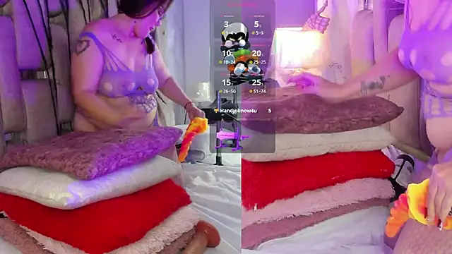 Snapshot of ErikaMontiel__ chatting on October 16, 10:12 pm ErikaMontiel online show from October 16, 10:12 pm